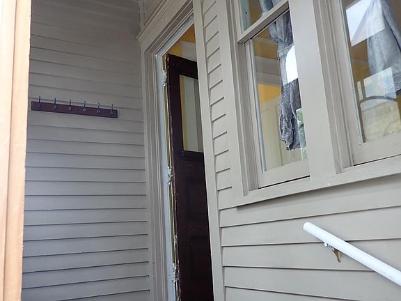 4th image of 919 E Clarke St APT 1