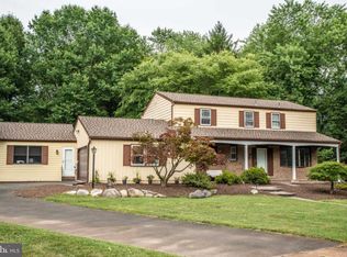 9 Pinetree Pl, Fort Washington, PA 19034
