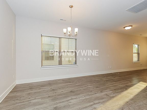 5th image of 2107 Hospitality Ln