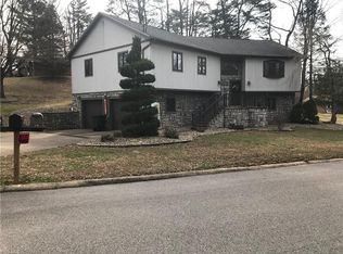 215 Wellesley Dr, Washington, WV 26181