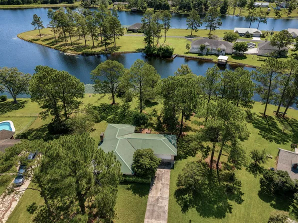 991 Pinewood Dr, Defuniak Springs, FL 32433