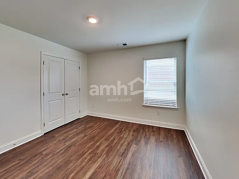 868 Carnaby Ln — Photo 21