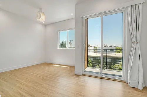 4800 S Slauson Ave #2M Photo 1