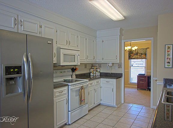 5th image of 3055 Joyce St