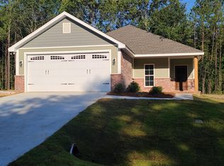 21 N Barnes Field Dr, Hattiesburg, MS 39402