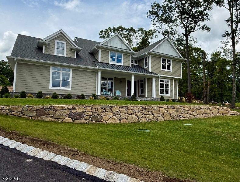 1st image of 3 Bristol Ridge Rd