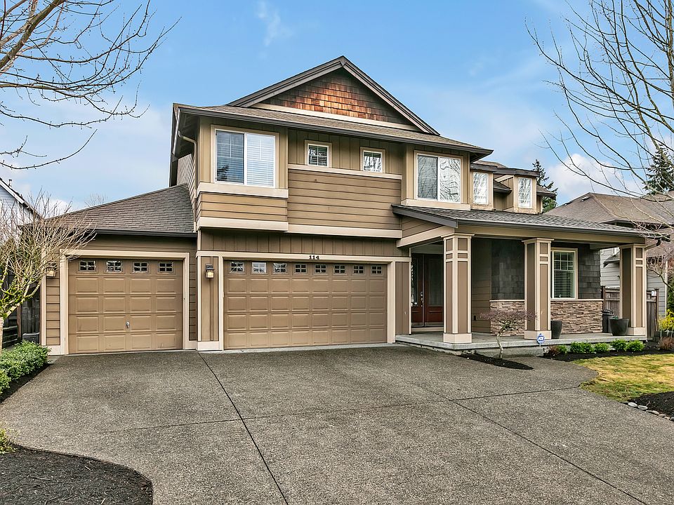 Large Driveway. 3 wide, 2 length w/ plenty street-side parking for holiday get-togethers.
