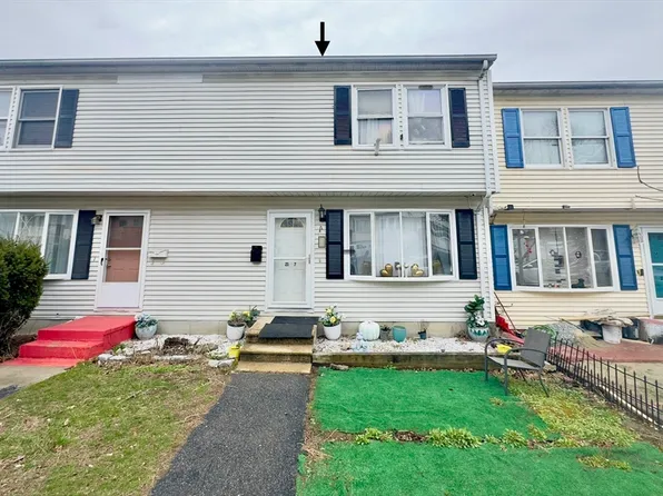 21 Seven Rice Ln, Worcester, MA 01604