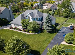 6021 E Cobblestones Ln, Sylvania, OH 43560