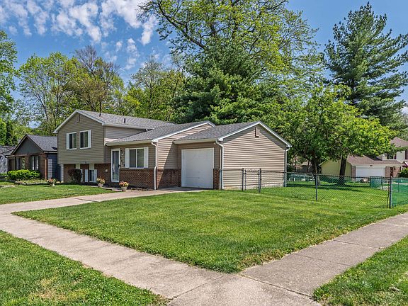 3rd image of 2879 Blarefield Dr