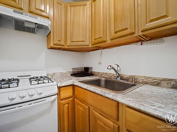 5th image of 408 W 57th St APT 6L