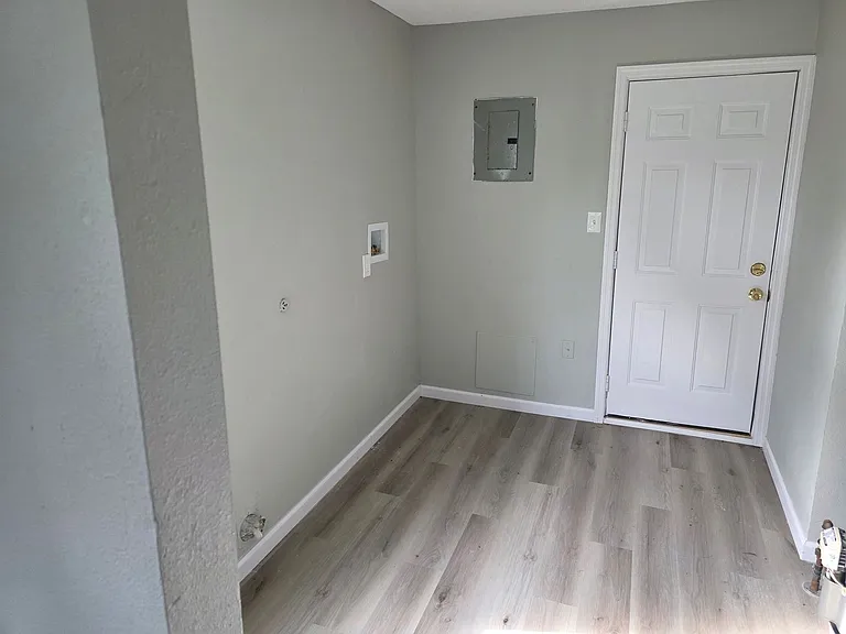 274 Victory Dr — Photo 8