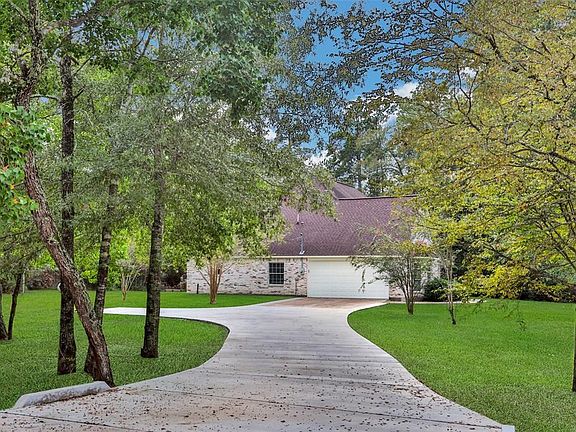 3rd image of 40215 Garwood Ct