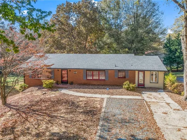 4806 Candlelight Dr, Winston Salem, NC 27107