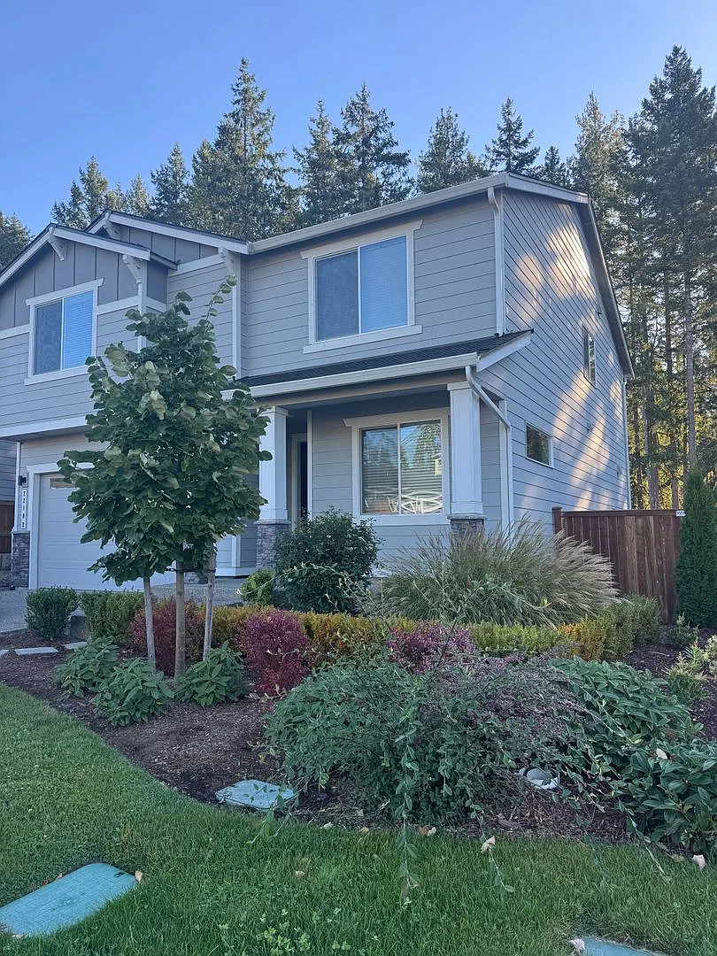 Nearly New Poulsbo 4 bedroom 3 bath available now. — Photo 2