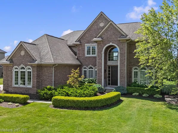 52131 Pierce Dr, Northville, MI 48167