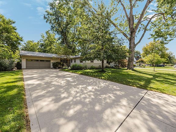 2nd image of 4116 Ruxton Ln