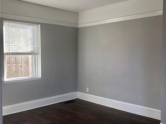 5th image of 2015 W 47th St APT 1