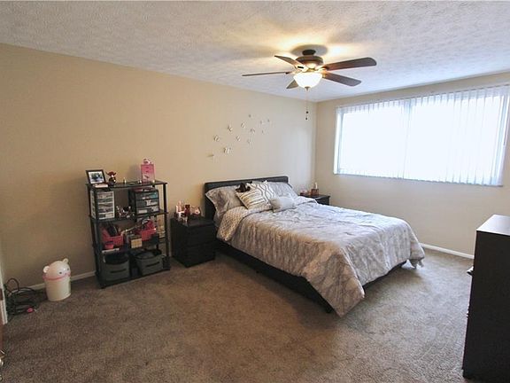 4th image of 16100 Van Aken Blvd APT 101