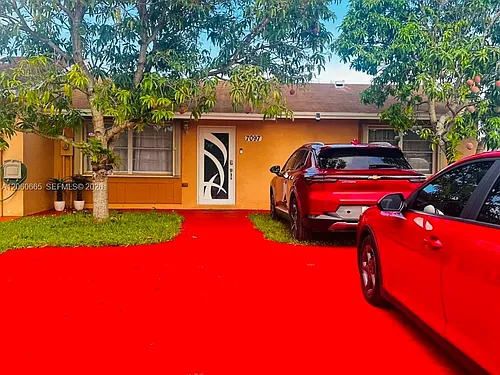7097 SW 152nd Pl Photo 1