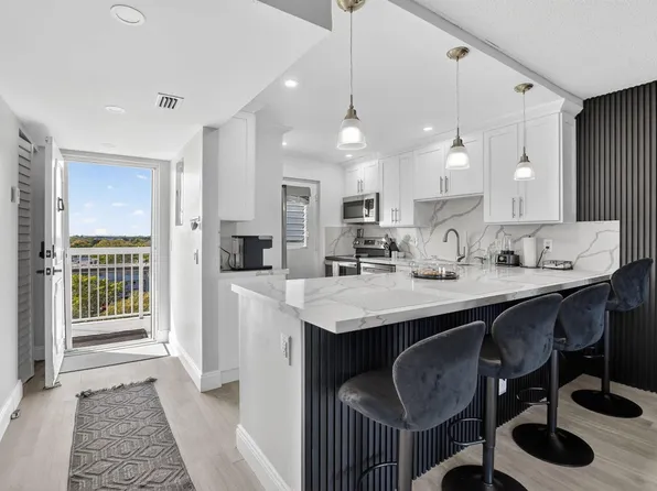 5700 NW 2nd Ave APT 711, Boca Raton, FL 33487