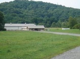 321 Skidmore Rd, Pleasant Valley, NY 12569