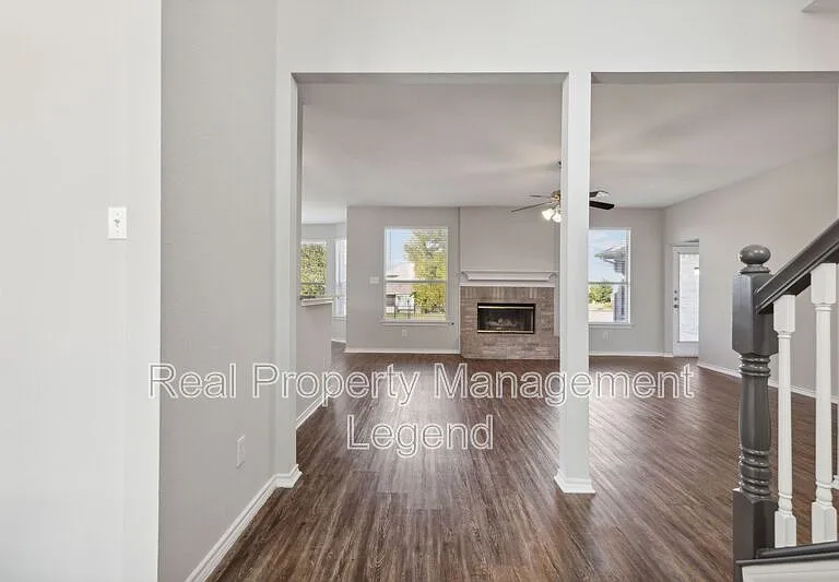 5100 Brookside Dr — Photo 4