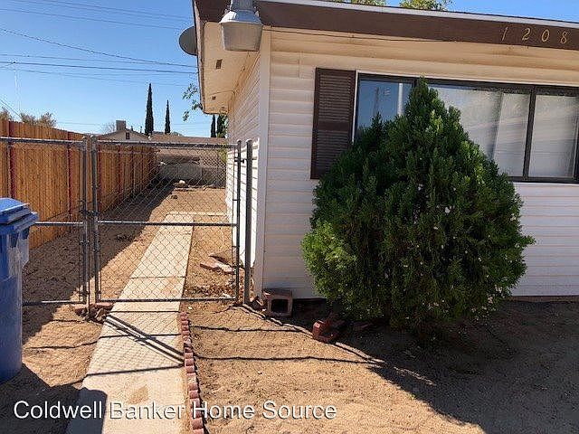 2nd image of 1208 E Navajo St