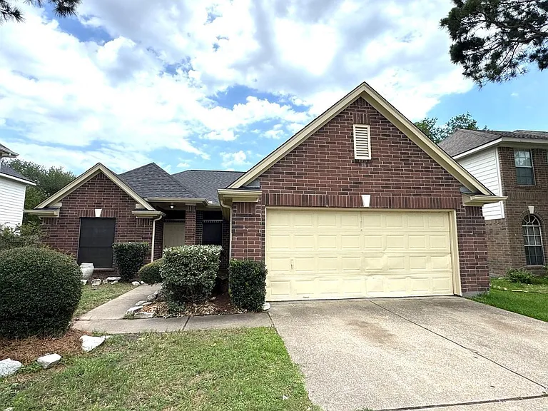 6422 Diamond Rock Dr — Photo 3