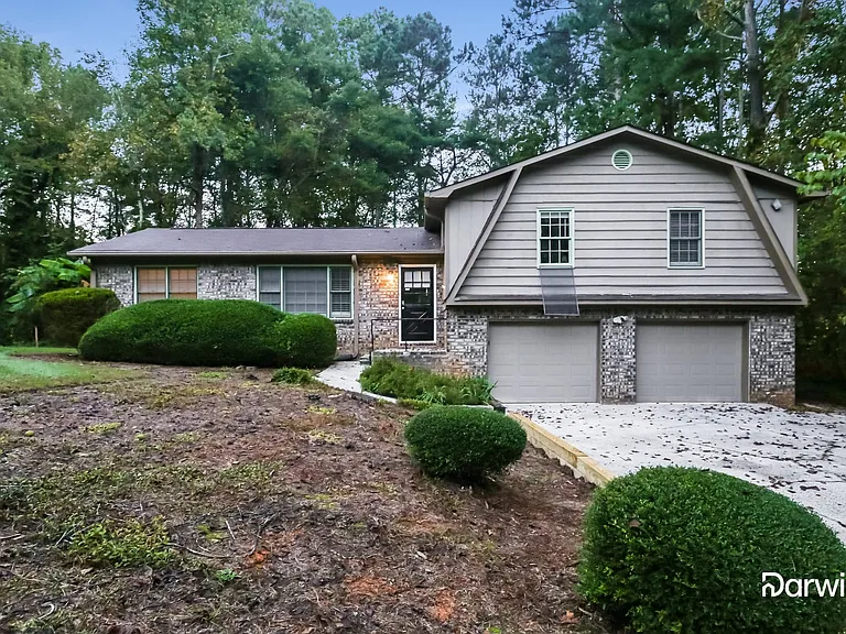 3901 Hanover Ct — Photo 1