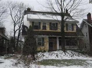 2990 E Overlook Rd, Cleveland Heights, OH 44118
