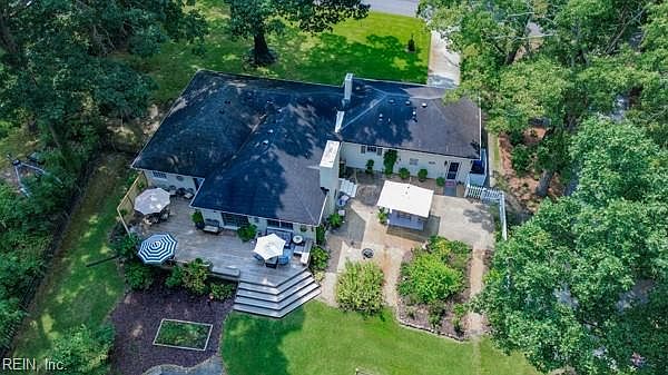 1st image of 616 Greentree Dr