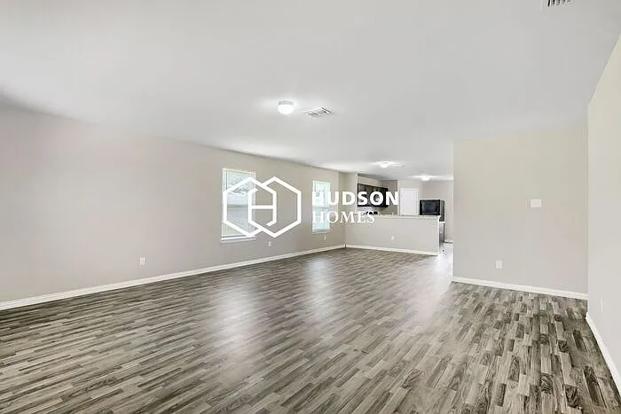 1505 Linda Ln — Photo 4