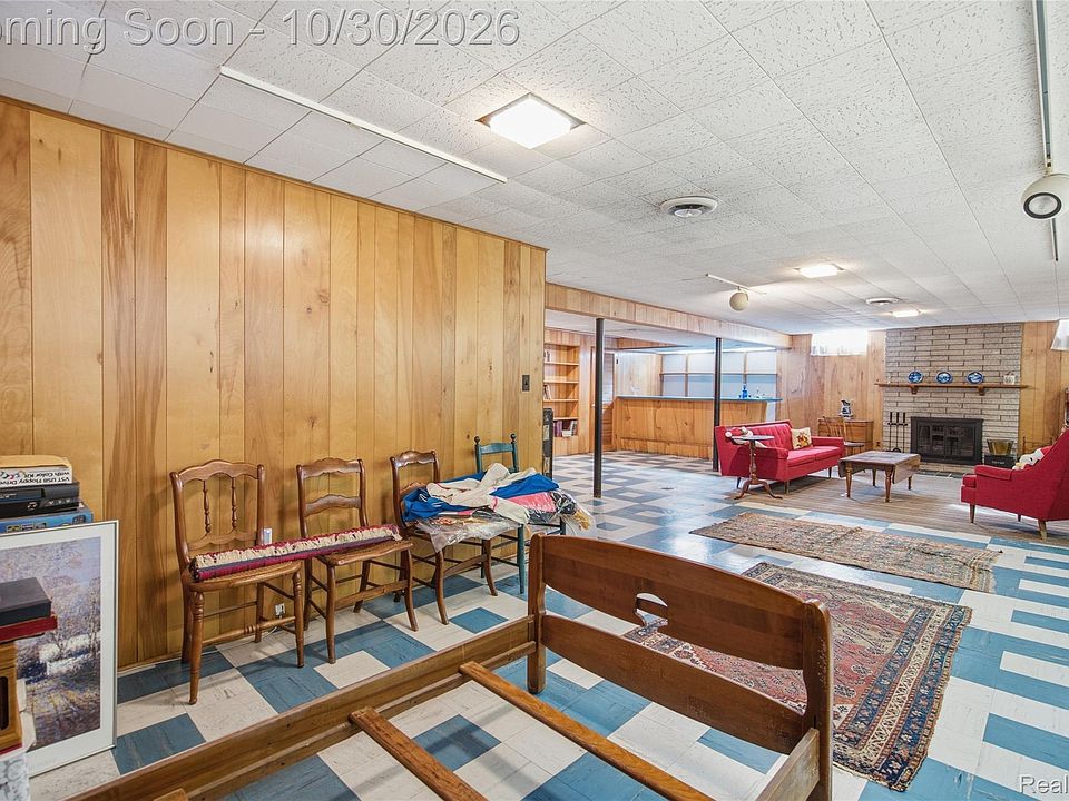 21980 Tredwell Ave, photo 26