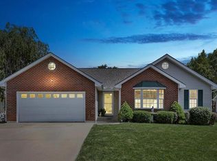 825 Plum Rose Dr, Liberty, MO 64068
