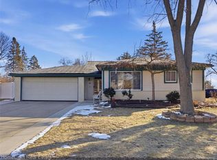 750 Southampton Ct, Auburn Hills, MI 48326