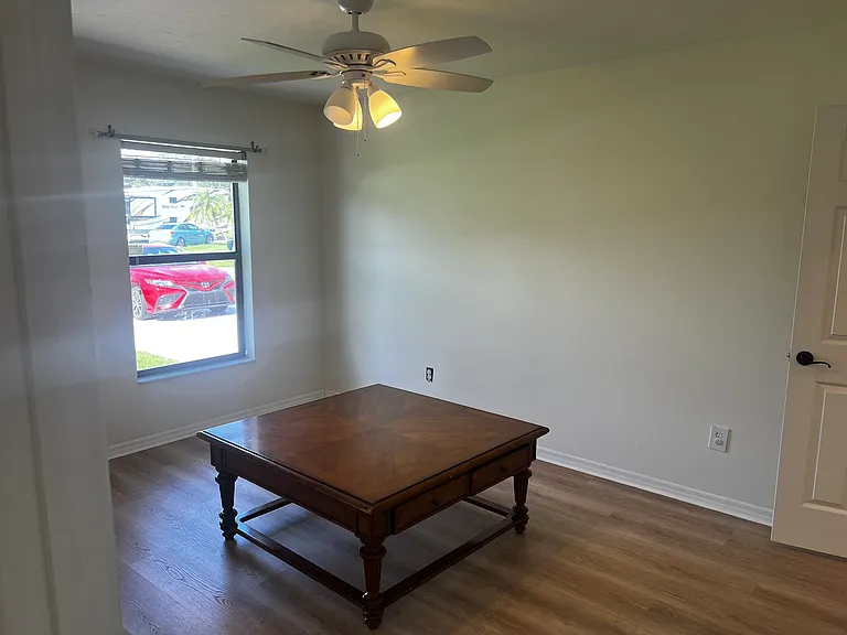 4025 Vermont Ln — Photo 9