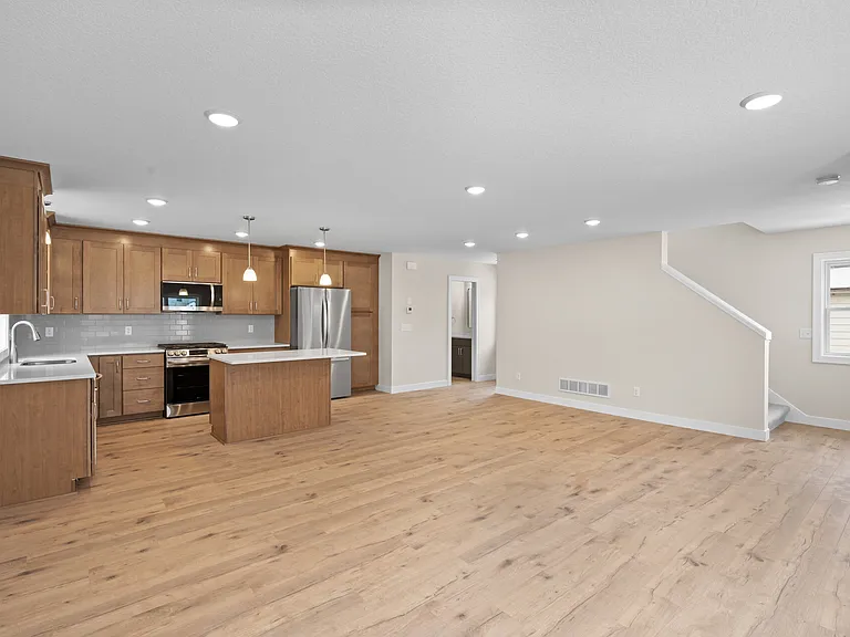 820 26th Ave NE #1 — Photo 2