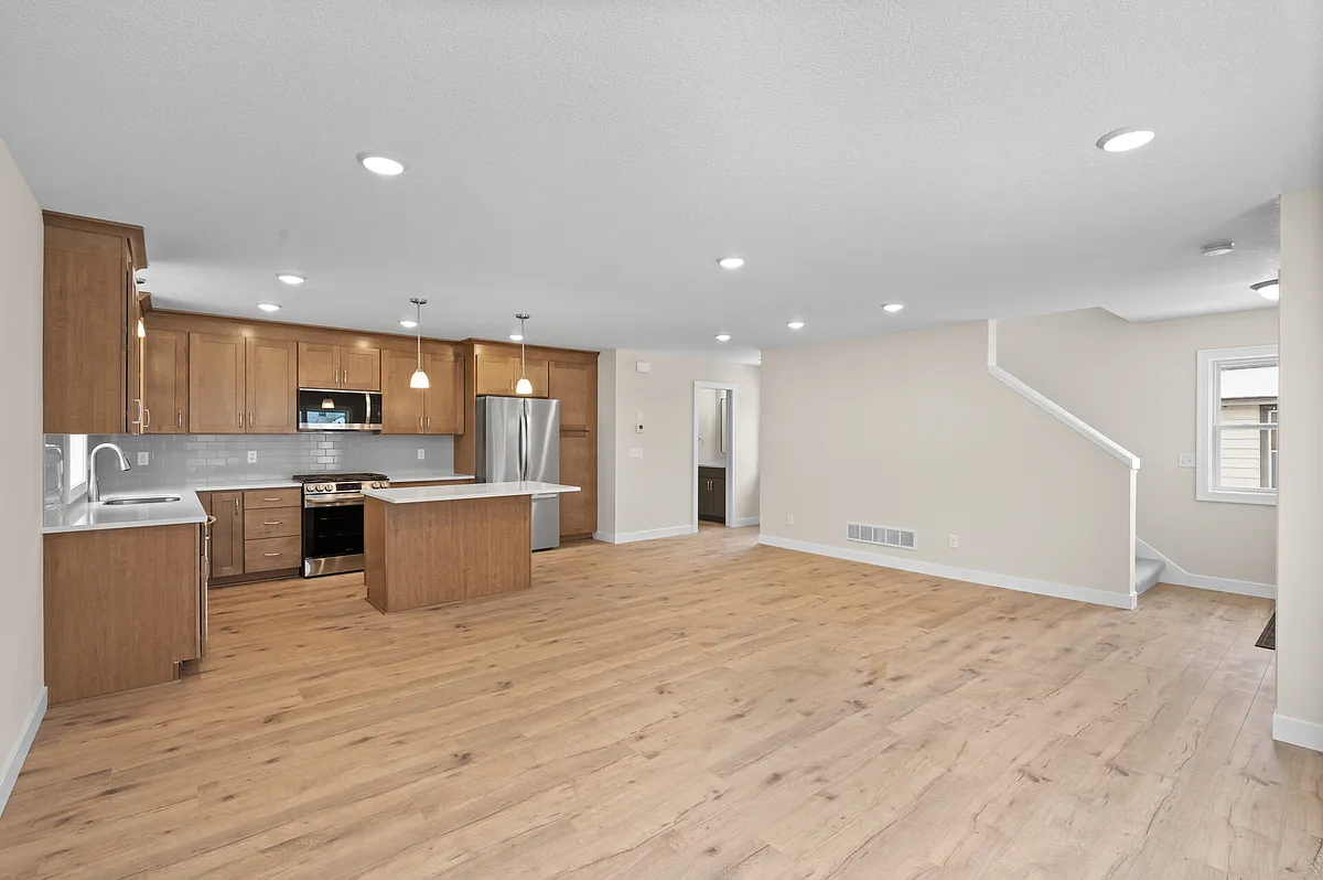 Building Photo - 820 26th Ave NE #1