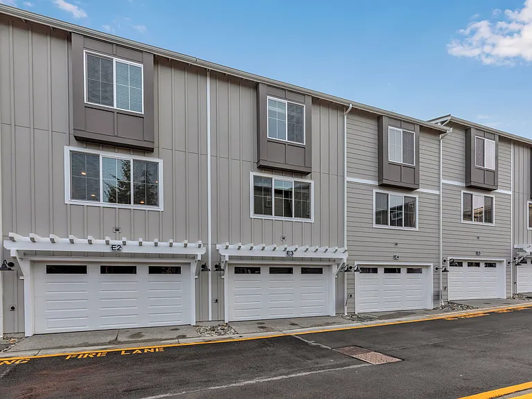 15423 Admiralty Way #E3 — Photo 1