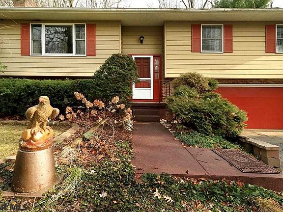 5th image of 553 Lanceshire Ln