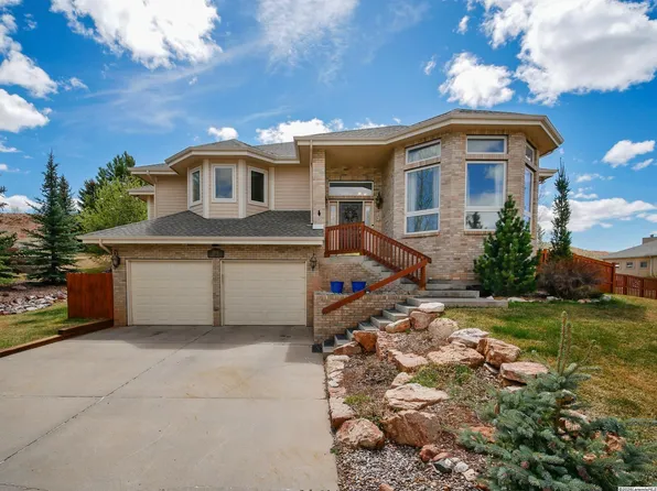 2514 Dover Dr, Laramie, WY 82072
