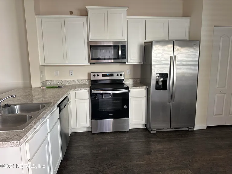7925 Echo Springs Rd — Photo 2