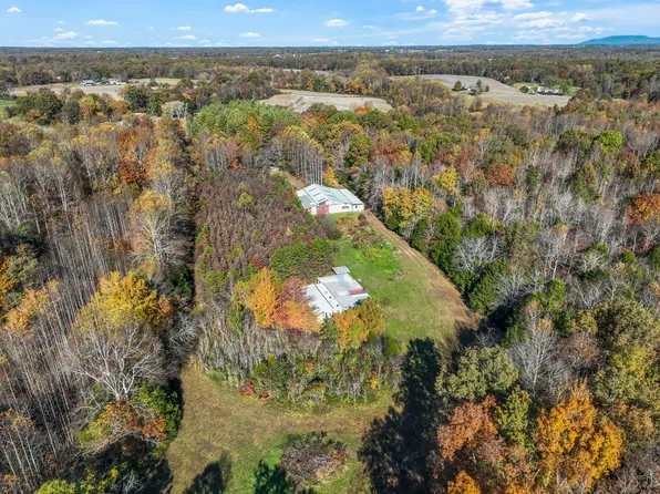 233 Taylor Lake Rd, Morrison, TN 37357