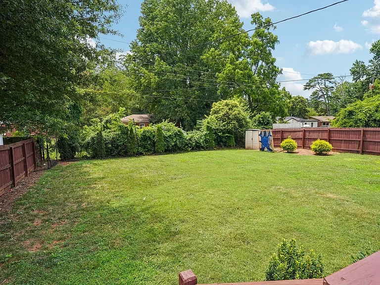 2318 Amesbury Ave — Photo 31