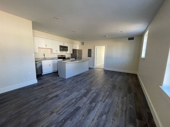 8 Main St #204