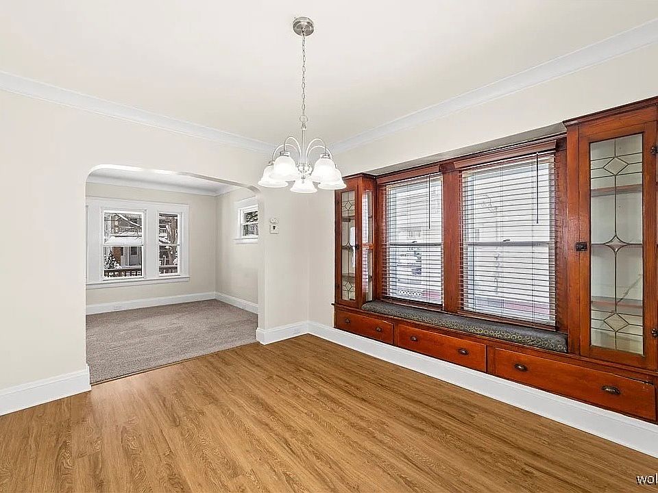 1st image of 4018 Clybourne Ave #3