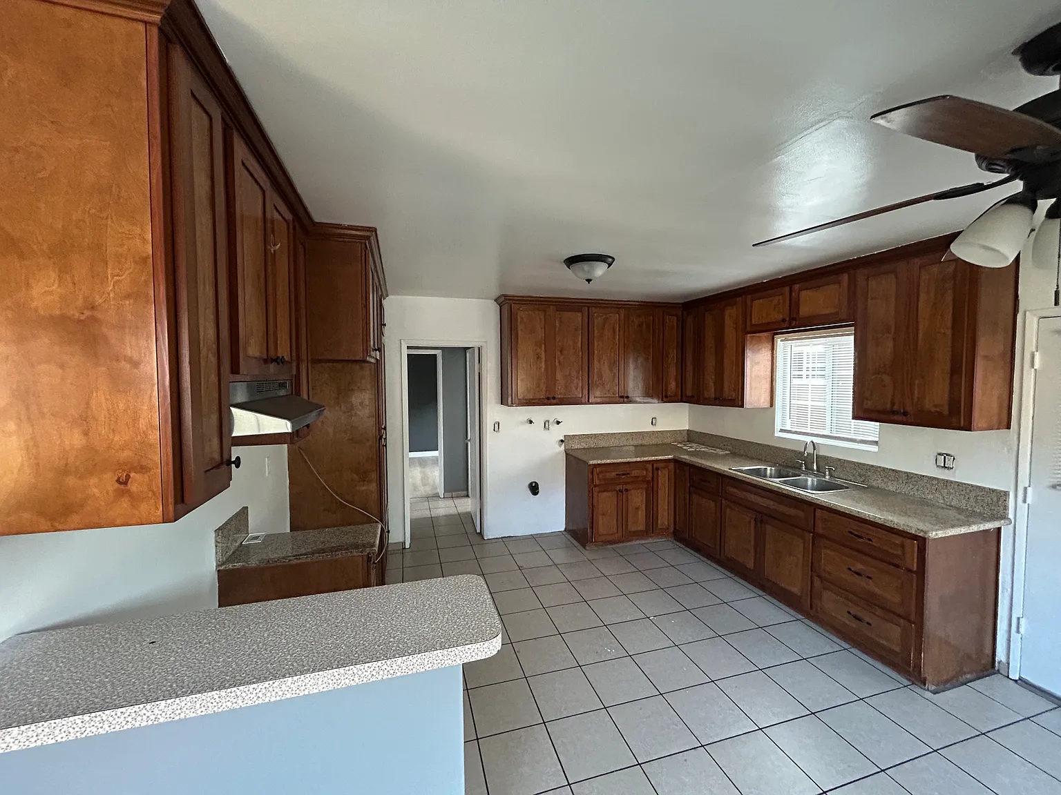 2 bed, 1004 sqft, $2,500 — Photo 2