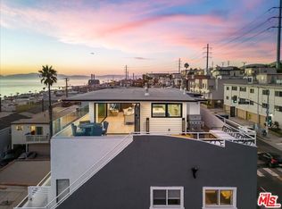 230 40th St #A, Manhattan Beach, CA 90266