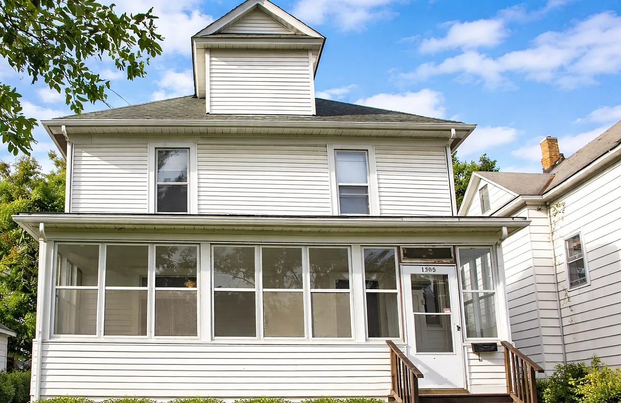6 bed, 2812 sqft, $2,500 — Photo 1